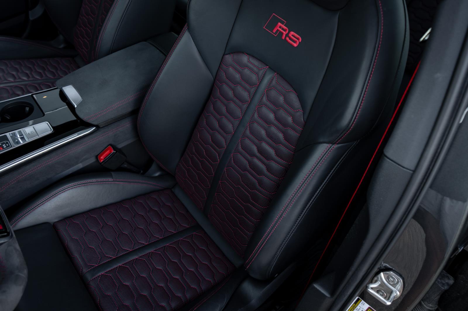 2024 Audi RS 6 Avant Base - Photo 32