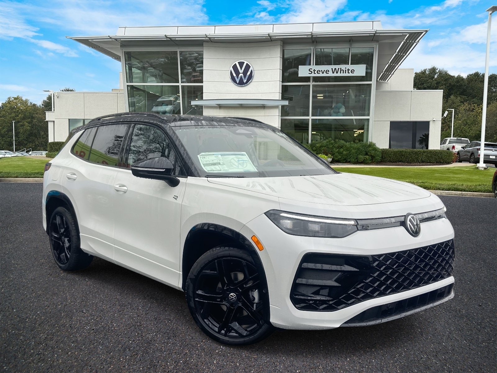 2026 Volkswagen Tiguan SE R-LINE BLACK's photo