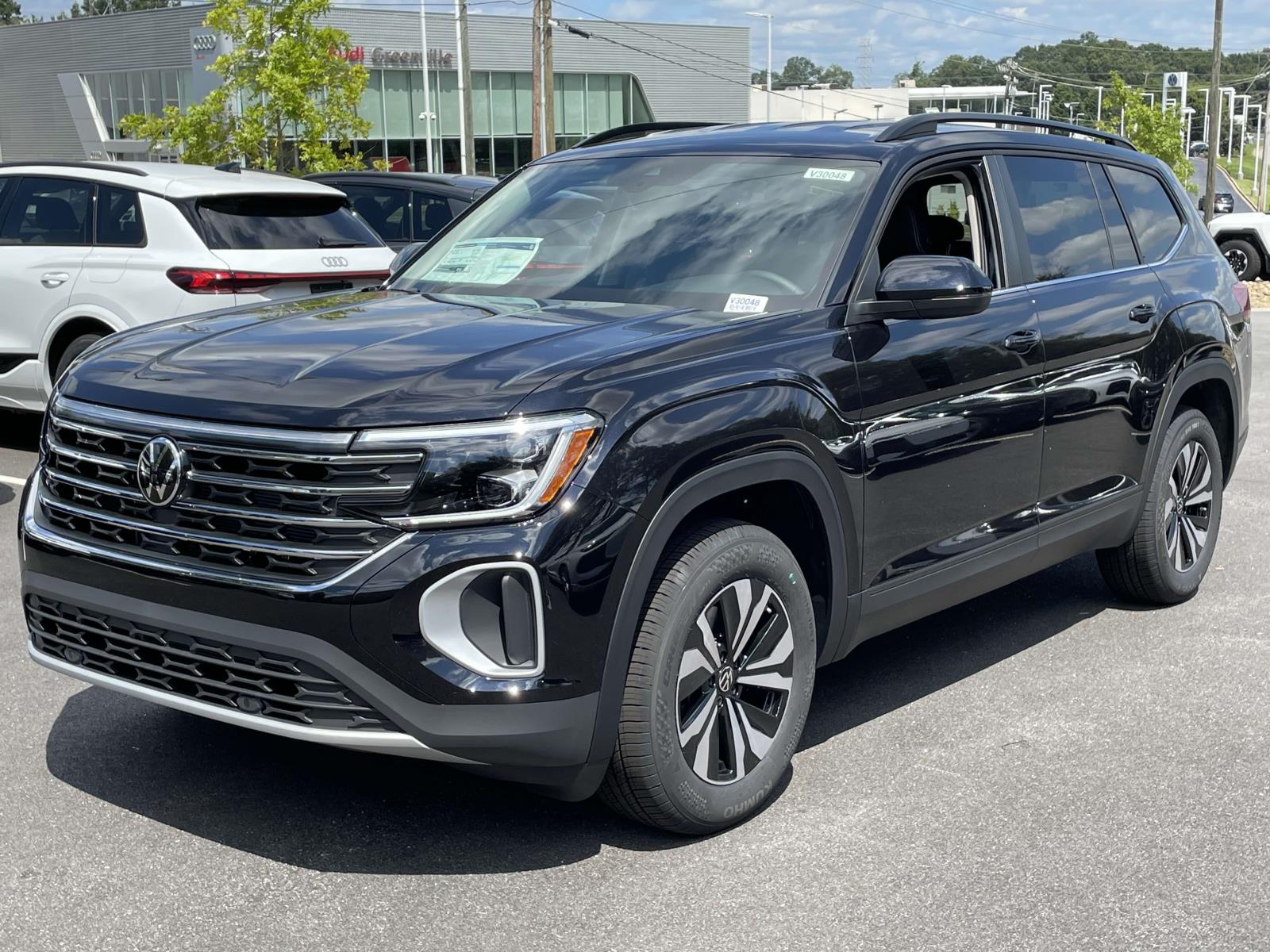 2026 Volkswagen Atlas SE photo 3