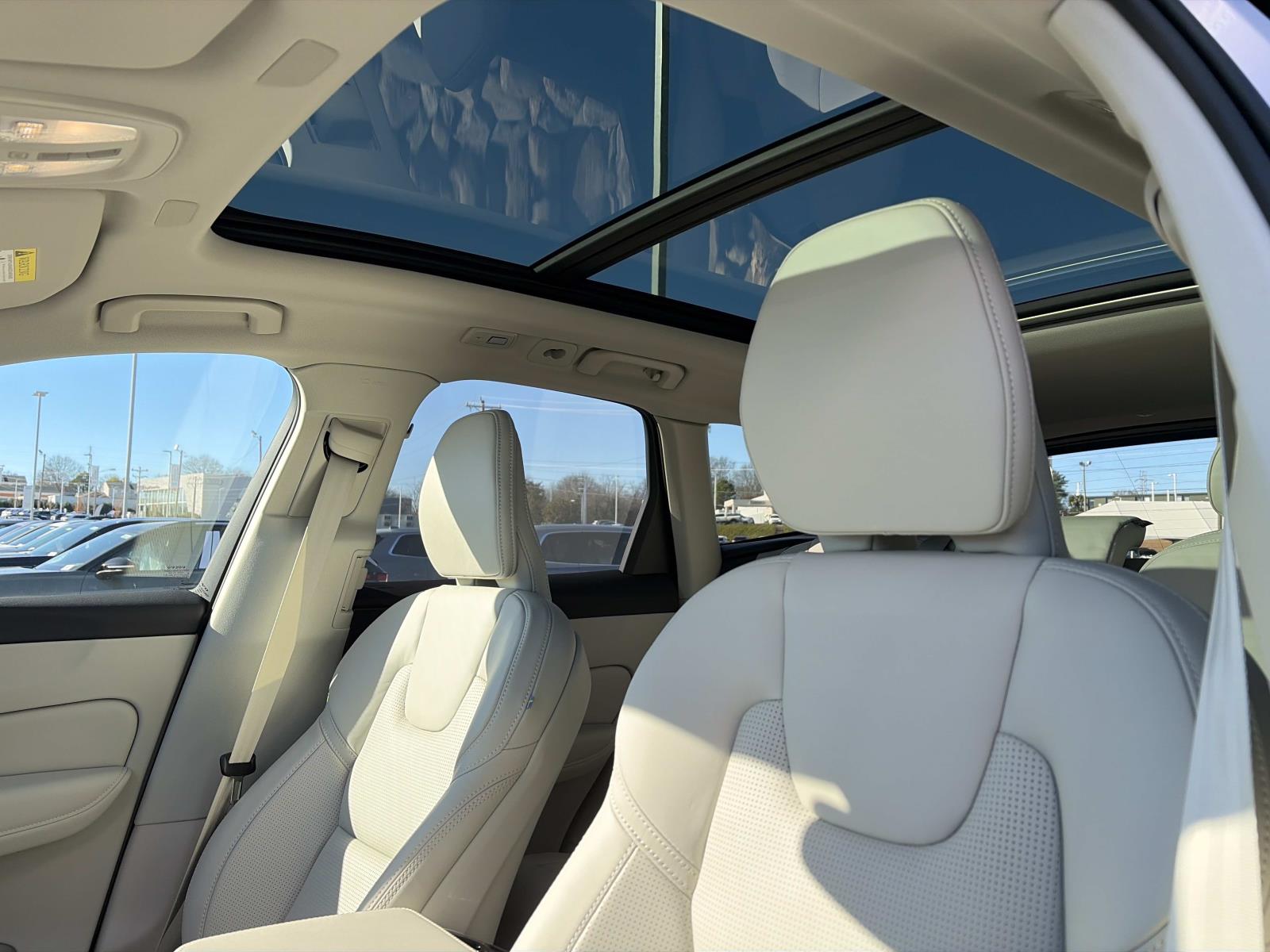 2026 Volvo XC60 Ultra - Photo 20
