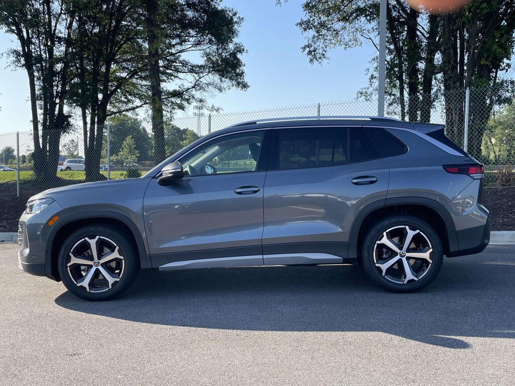 New 2026 Volkswagen Tiguan 2.0T SE Sport Utility
