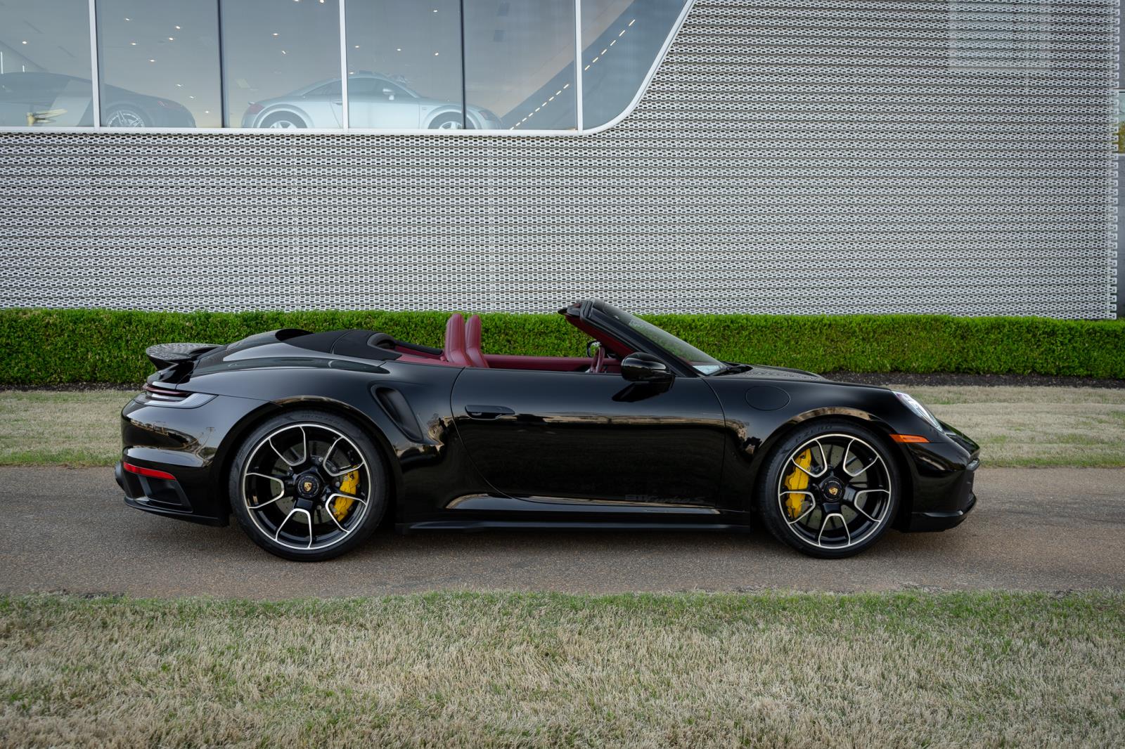 2024 Porsche 911 Turbo S - Photo 32