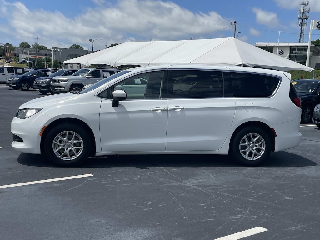 Used 2023 Chrysler Voyager LX FWD Mini-van, Passenger