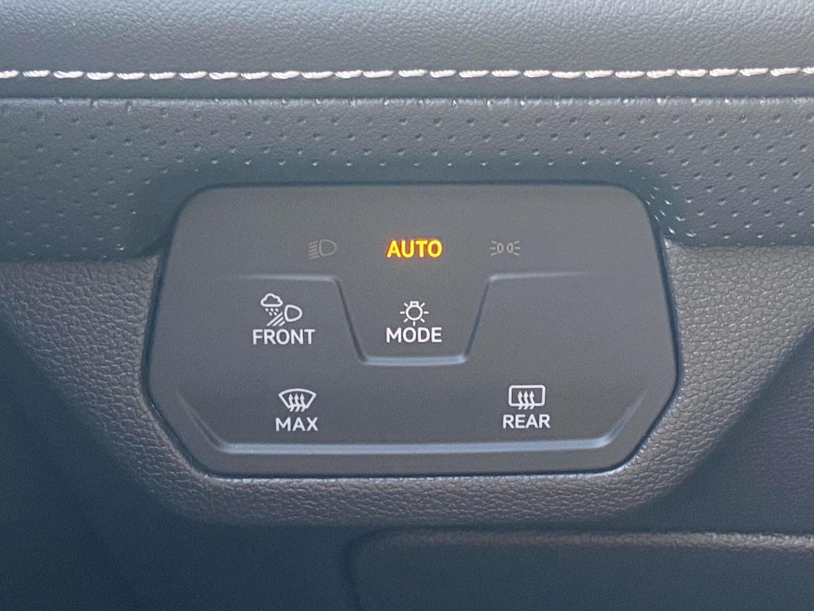 2026 Volkswagen Atlas SEL Premium R-Line - Photo 23