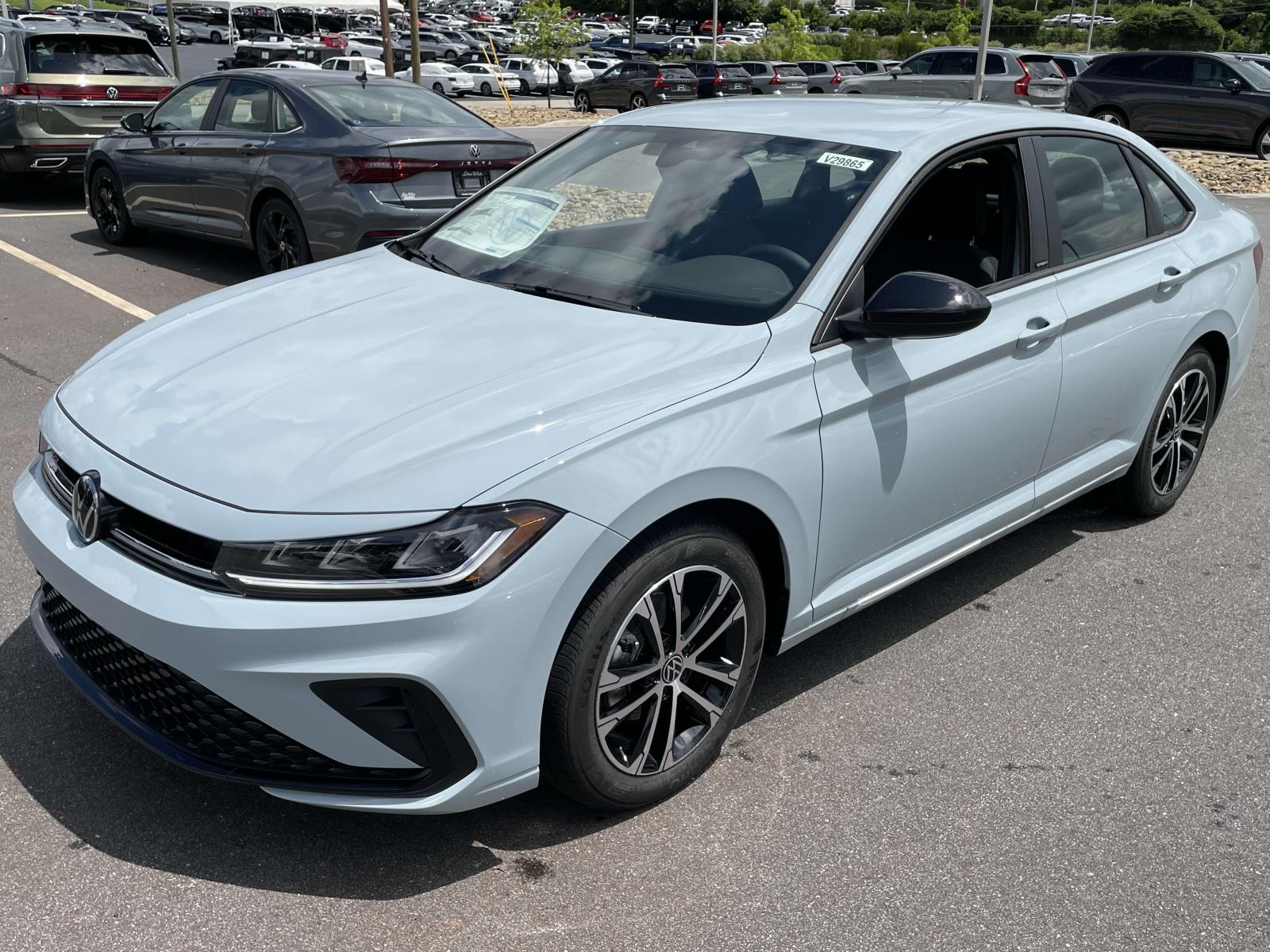 2025 Volkswagen Jetta 1.5T Sport photo 3