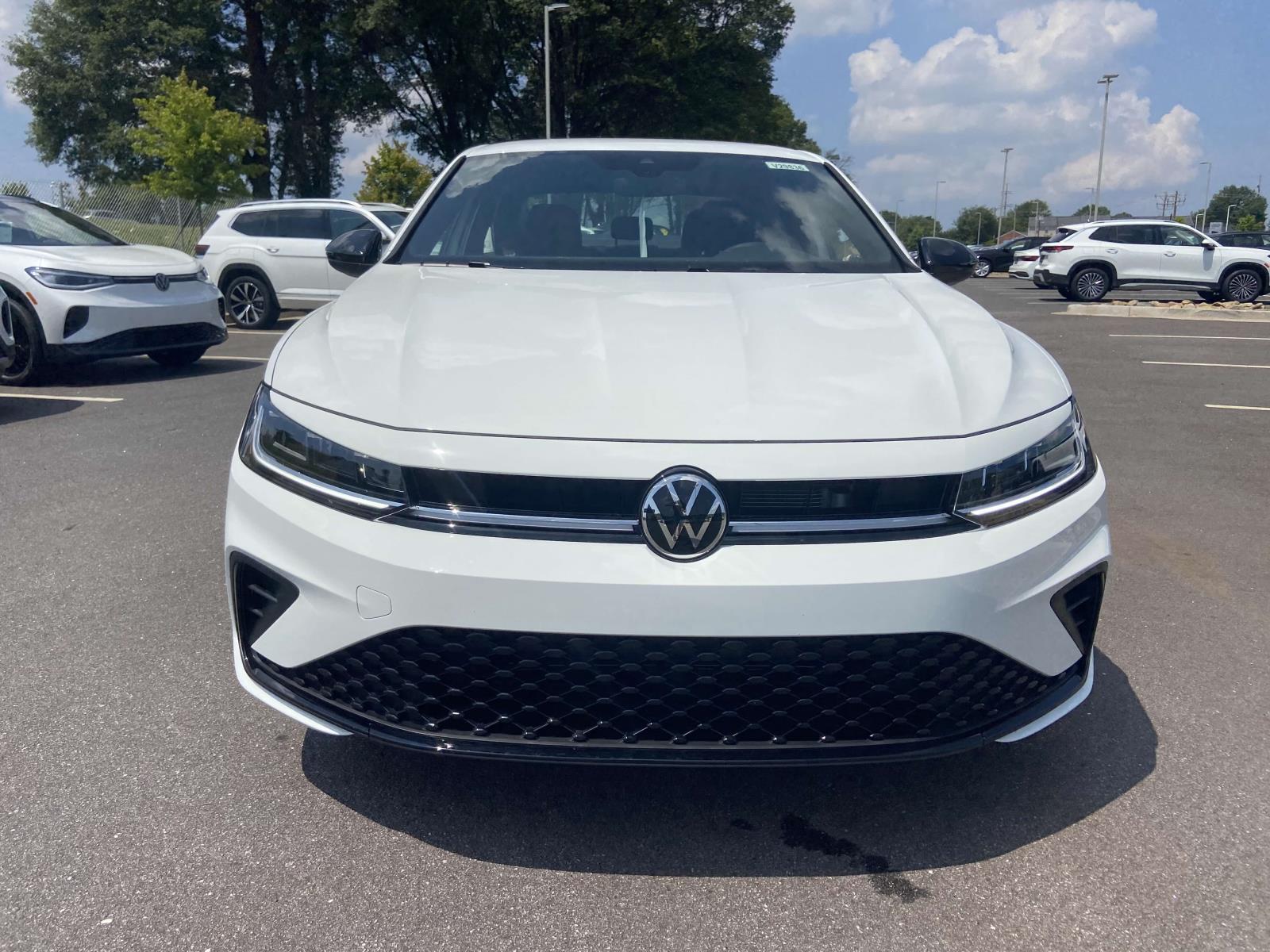 2025 Volkswagen Jetta 1.5T Sport photo 2