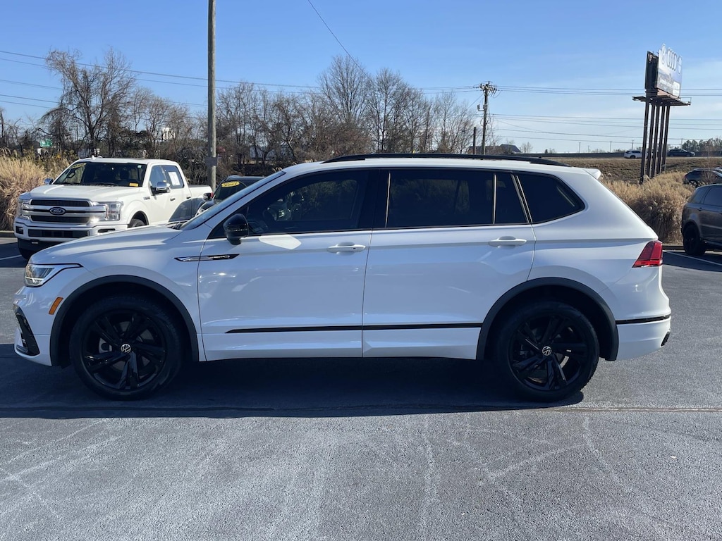 Certified 2023 Volkswagen Tiguan 2.0T SE R-Line Black FWD Sport Utility