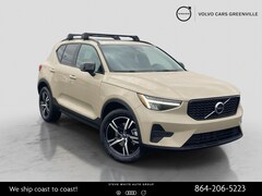 2026 Volvo XC40 B5 Core Sport Utility