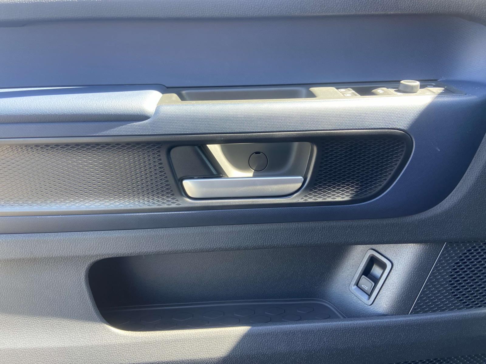 2025 Volkswagen ID. Buzz PRO S - Photo 19