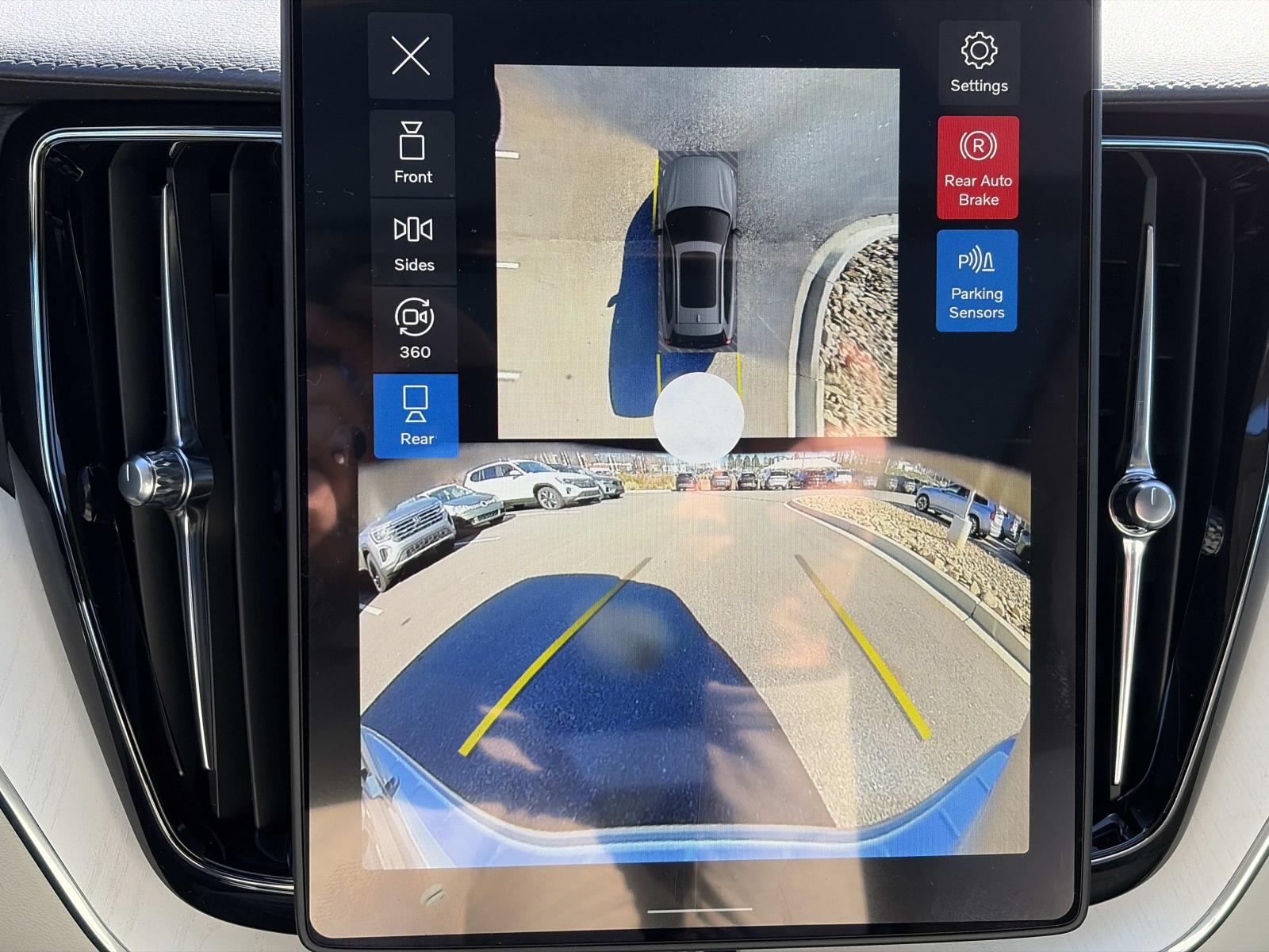 2026 Volvo XC60 Ultra - Photo 26