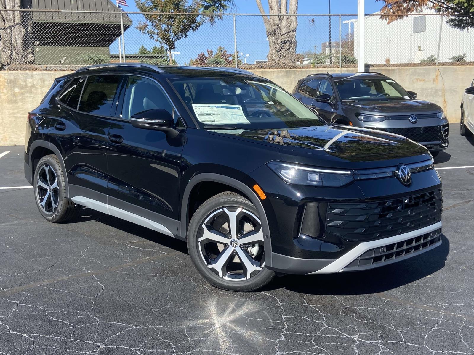 2026 Volkswagen Tiguan SE's photo