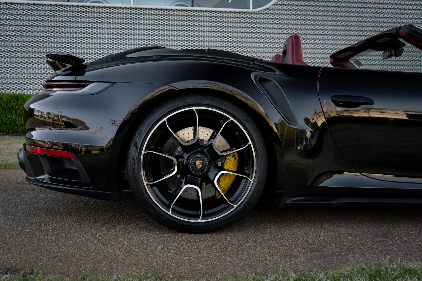 2024 Porsche 911 Turbo S - Photo 31