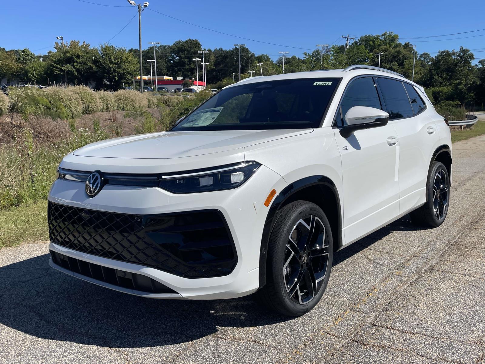 New 2026 Volkswagen Tiguan 2.0T SEL R-Line Sport Utility