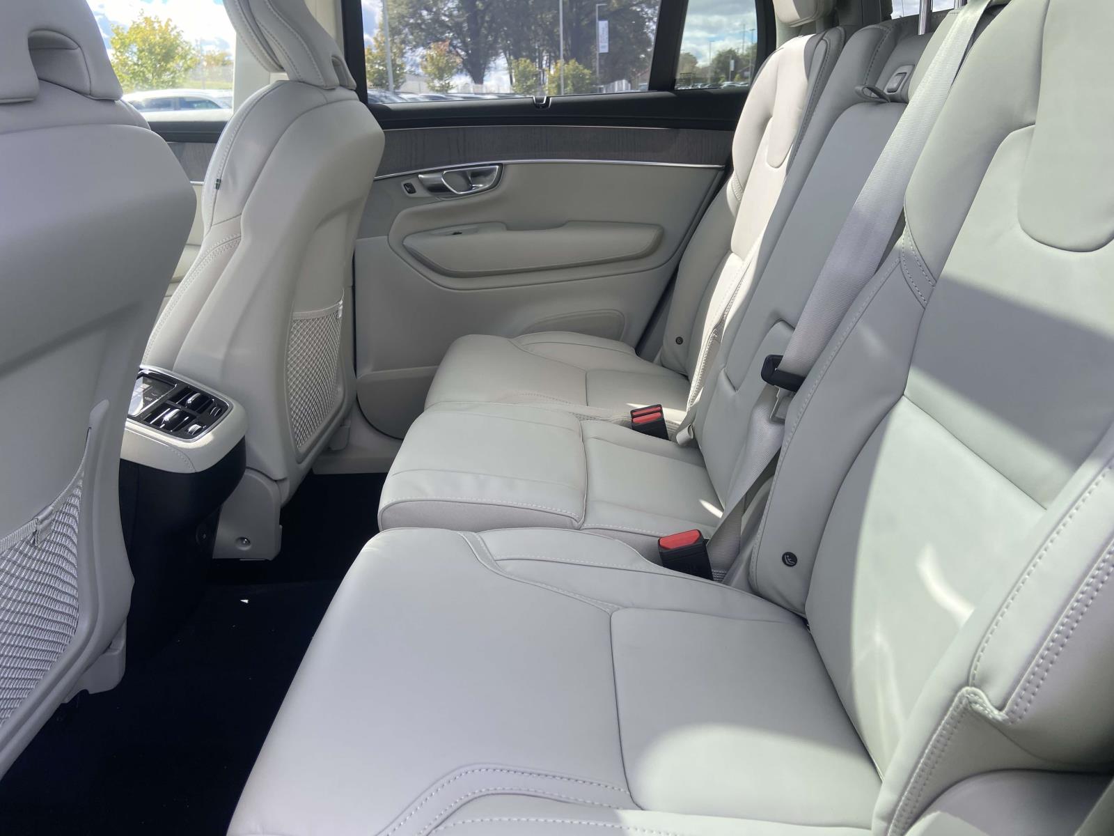 2026 Volvo XC90 Ultra - Photo 14