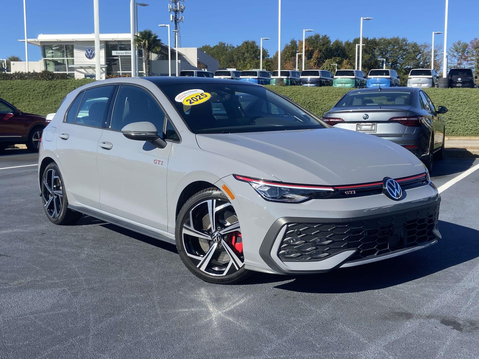 2025 Volkswagen Golf GTI SE's photo