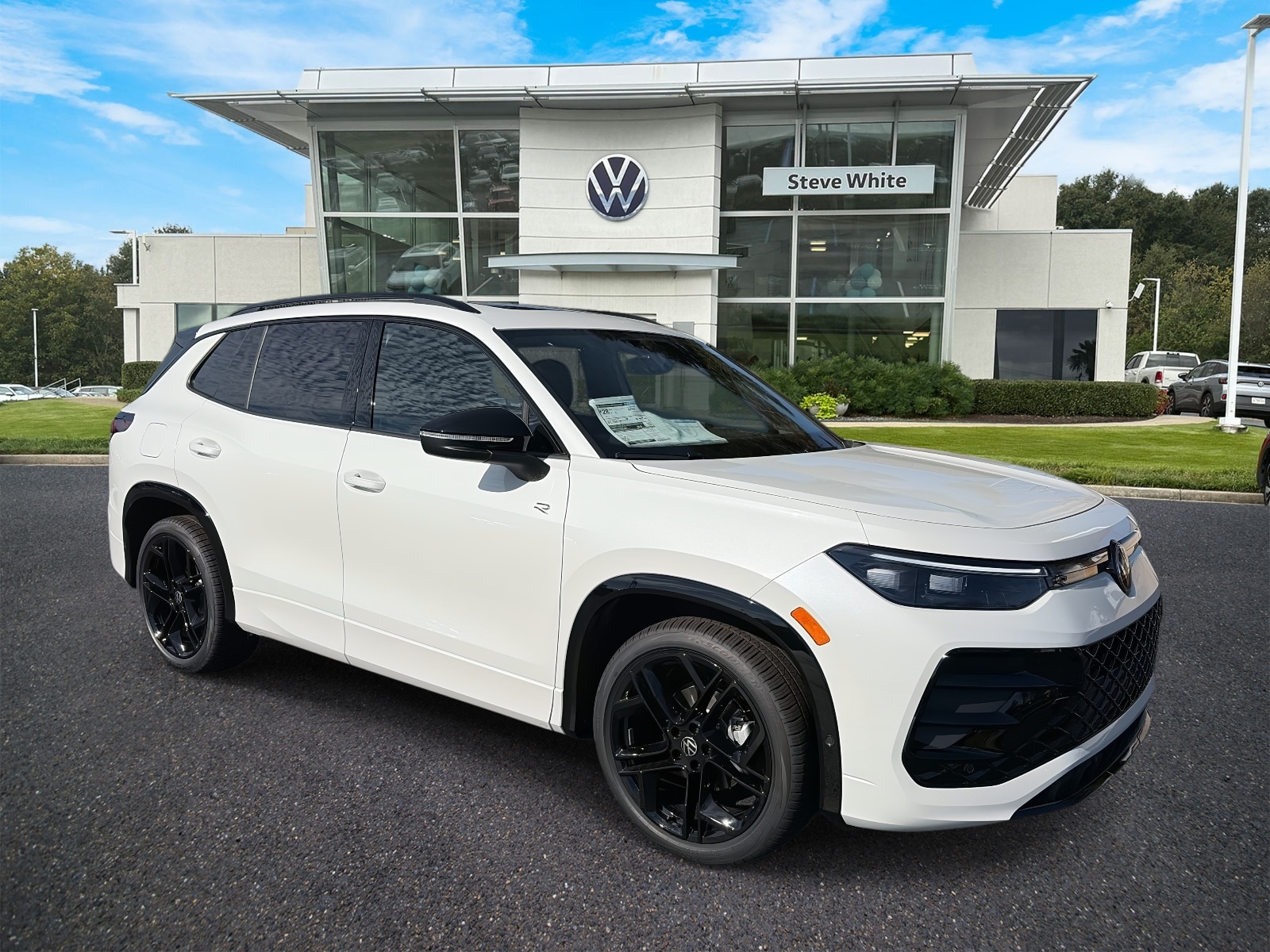 2026 Volkswagen Tiguan SE R-LINE BLACK's photo