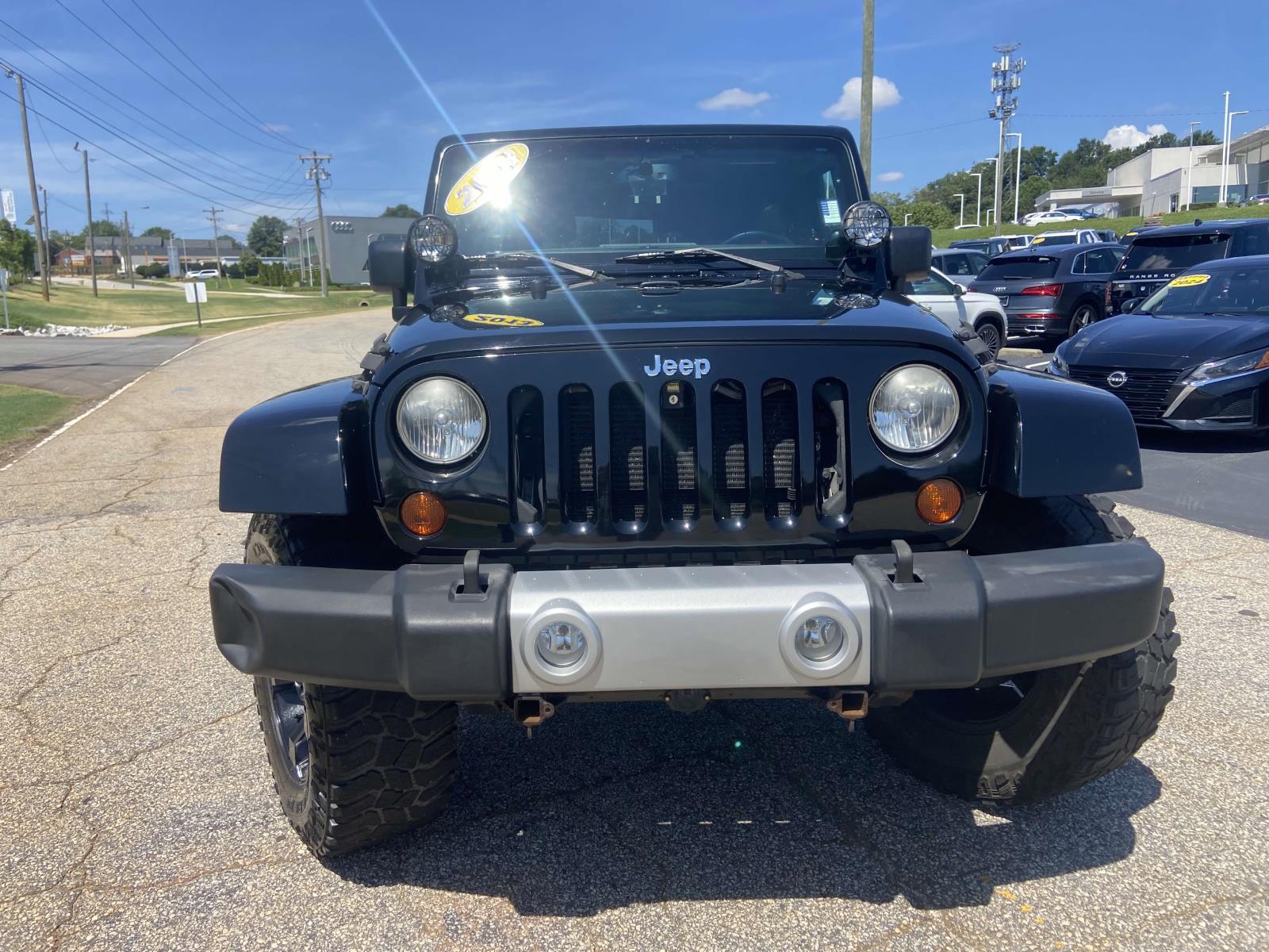 2013 Jeep Wrangler Unlimited Sahara photo 2