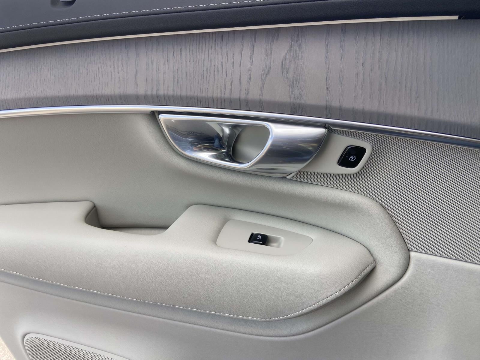 2026 Volvo XC90 Ultra - Photo 17