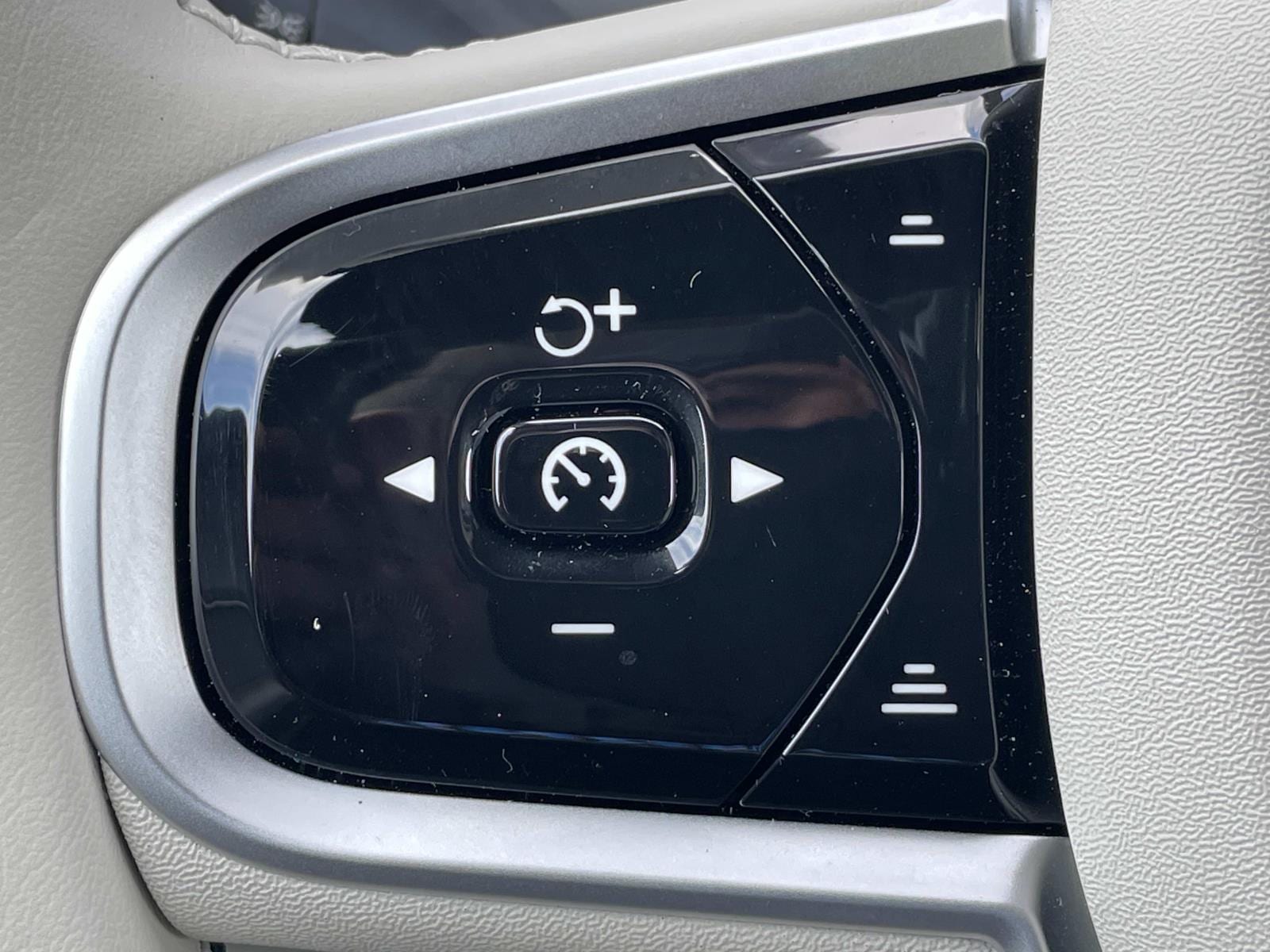 2026 Volvo XC90 Ultra - Photo 23