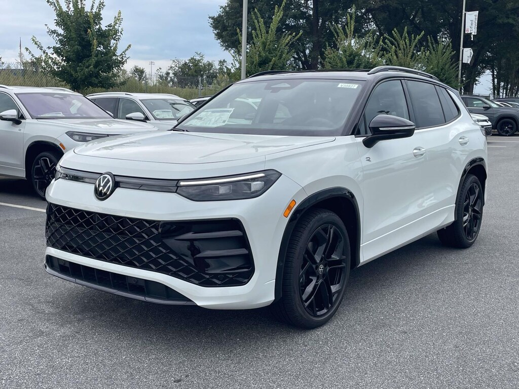 New 2026 Volkswagen Tiguan 2.0T SE R-Line Black Sport Utility