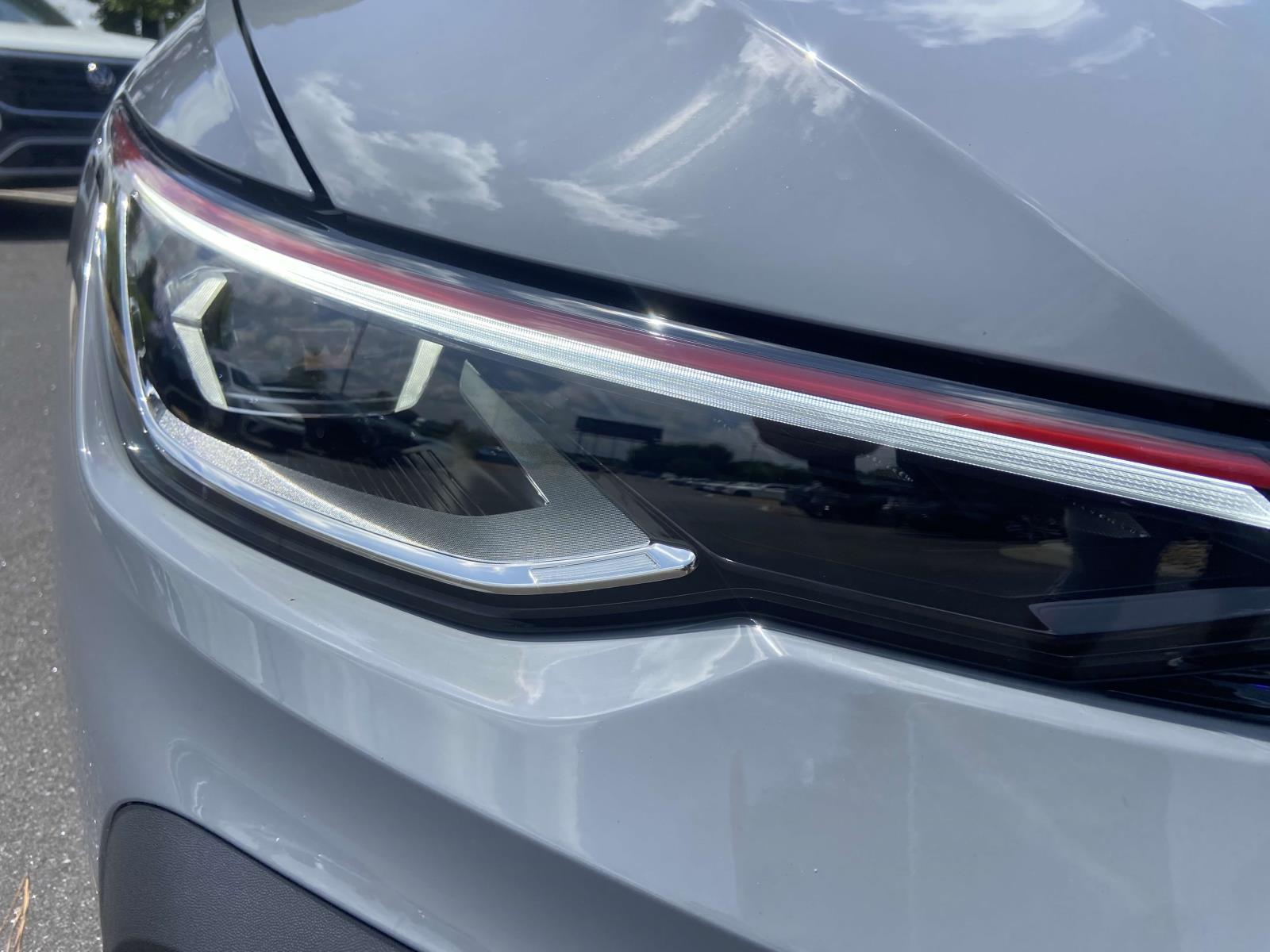2025 Volkswagen Golf GTI SE photo 4