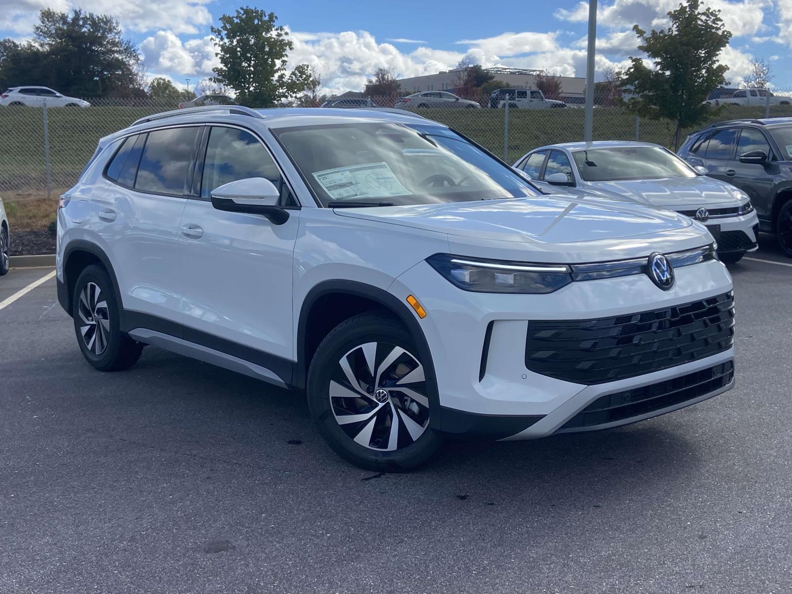 2026 Volkswagen Tiguan S's photo