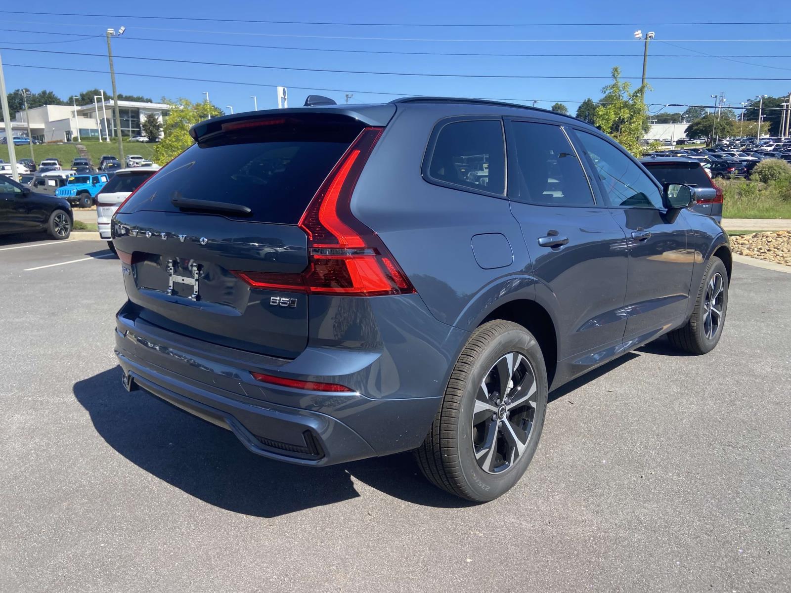 2026 Volvo XC60 Core - Photo 9