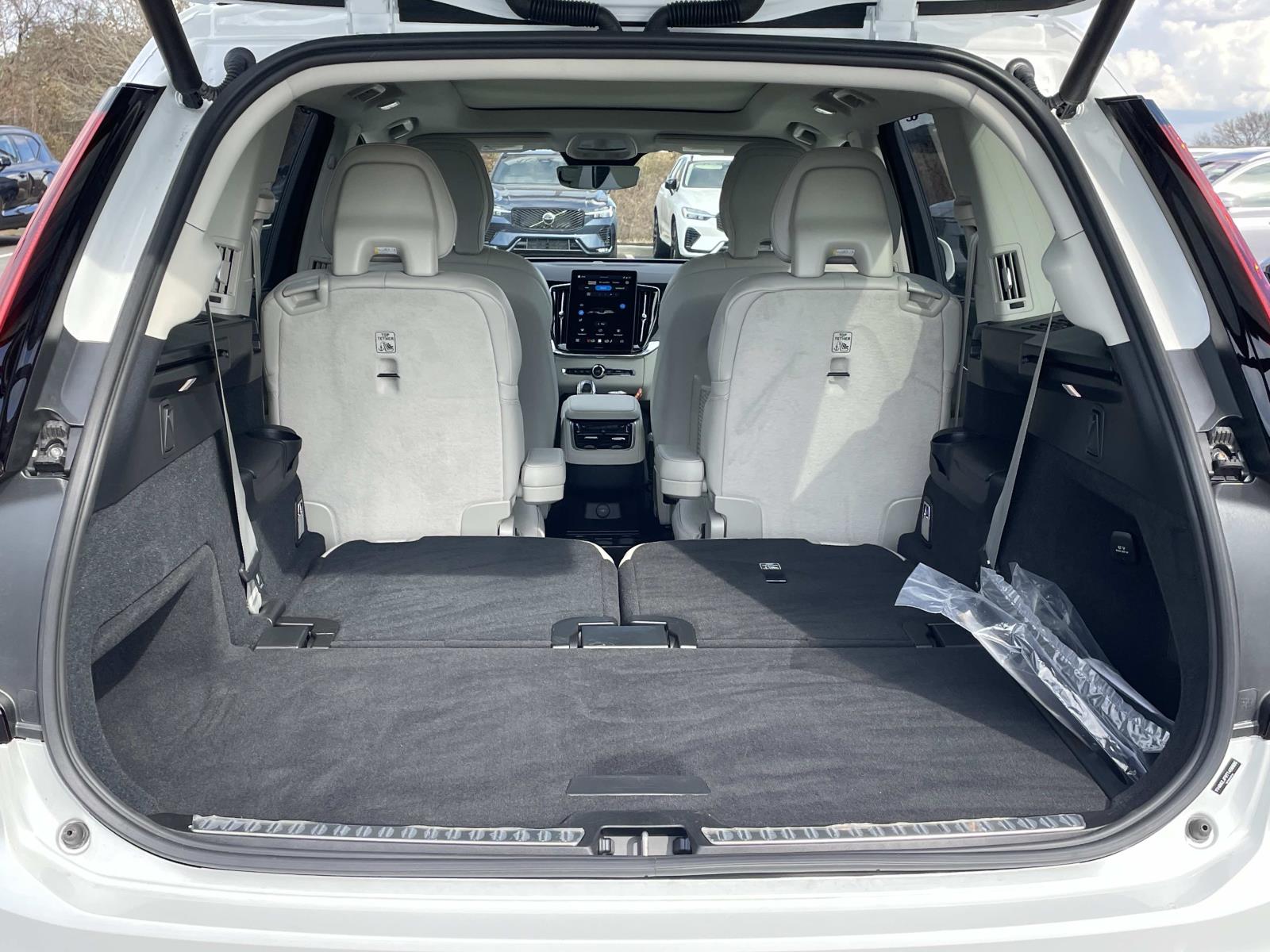 2026 Volvo XC90 Ultra - Photo 9