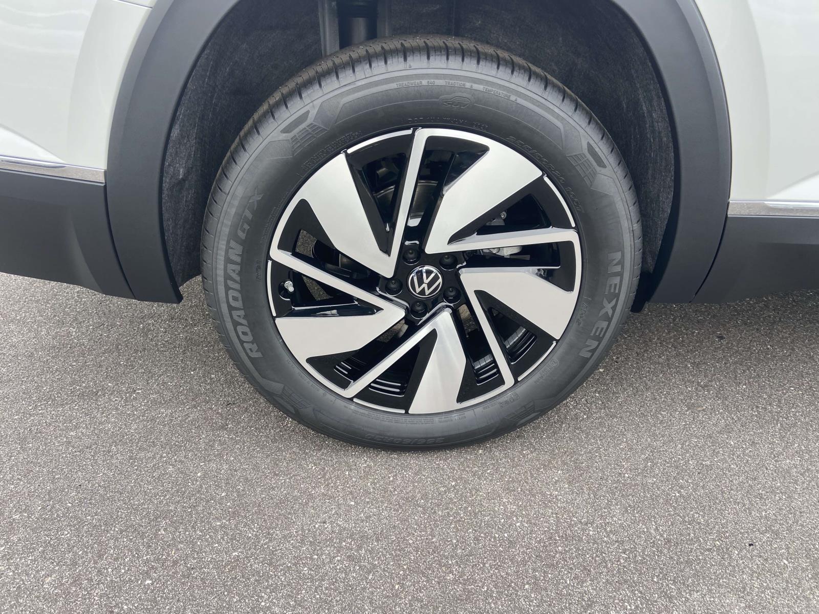 2026 Volkswagen Atlas SEL - Photo 11