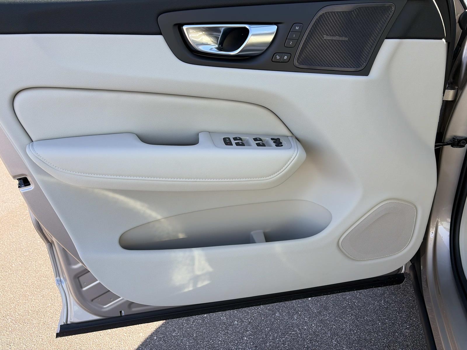2026 Volvo XC60 Ultra - Photo 15