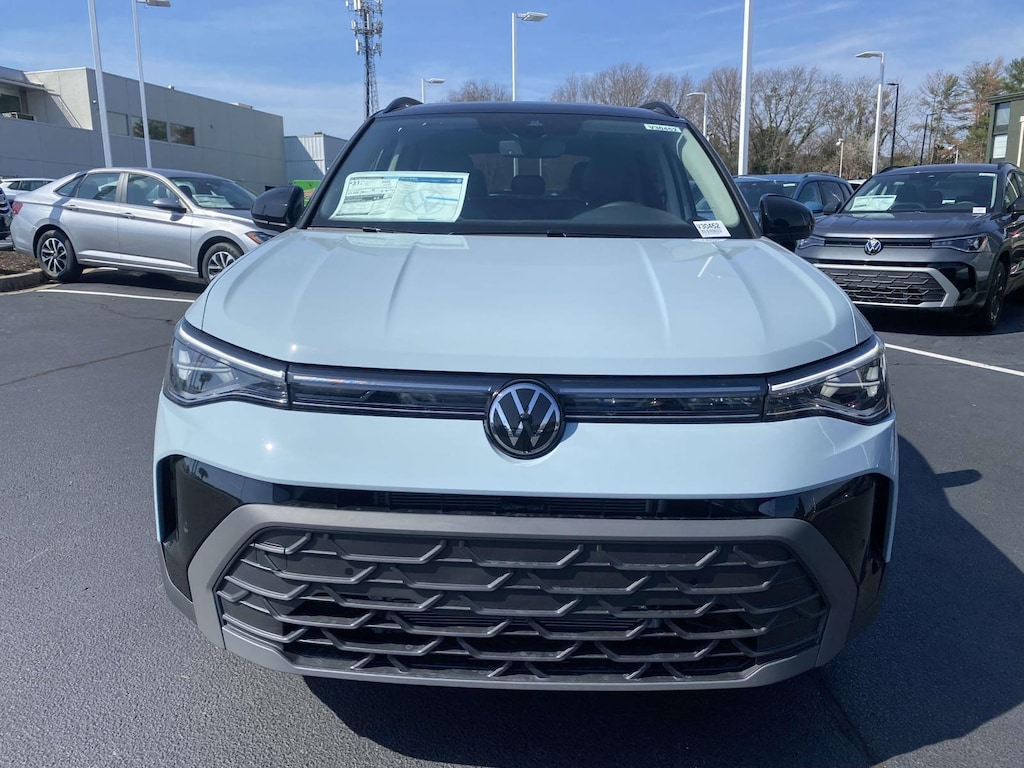 New 2026 Volkswagen Taos 1.5T SE Black Sport Utility