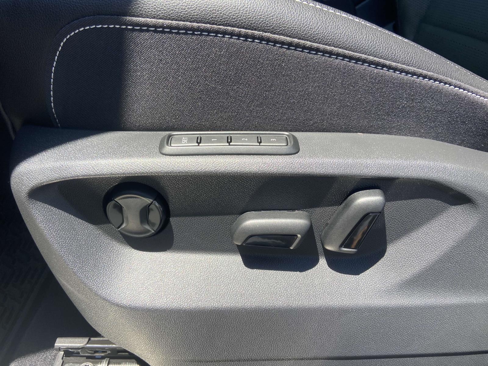 2026 Volkswagen Atlas SEL - Photo 19