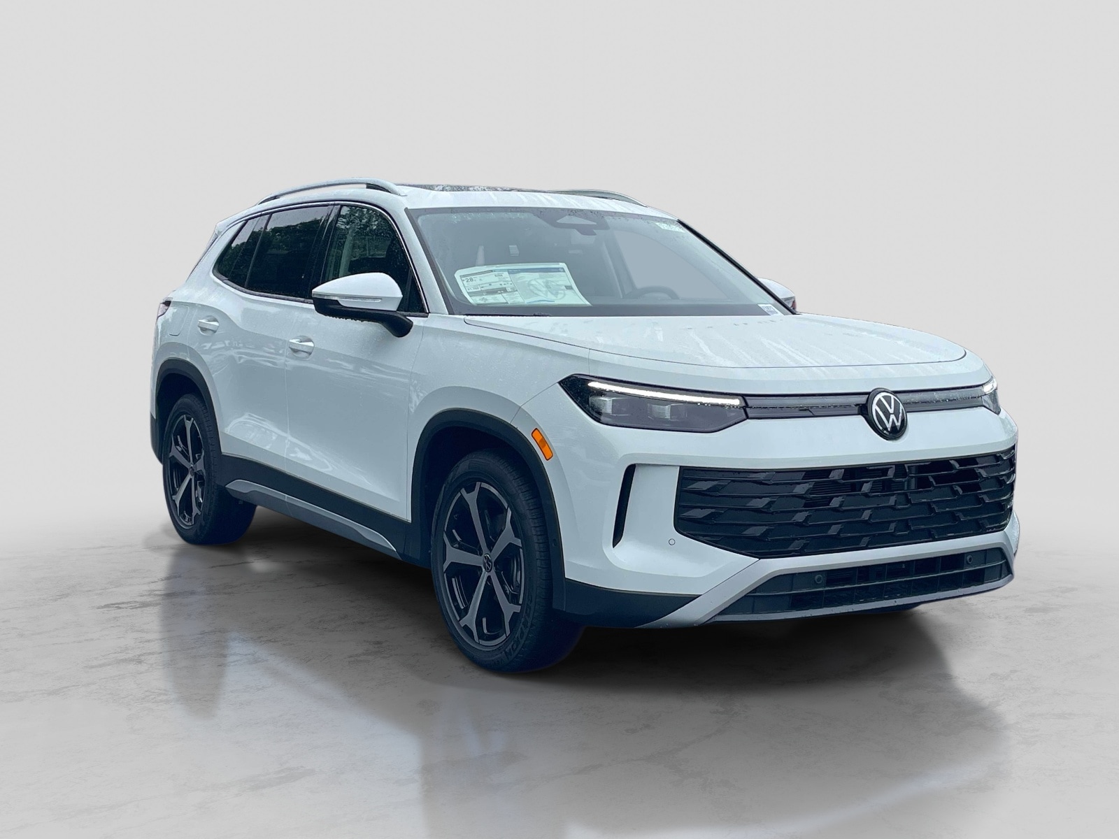 2026 Volkswagen Tiguan 2.0T SE's photo