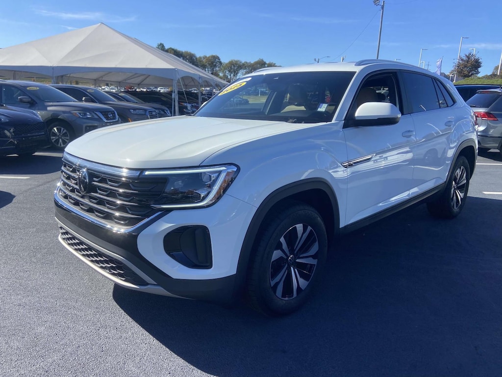 Used 2025 Volkswagen Atlas Cross Sport 2.0T SE FWD Sport Utility