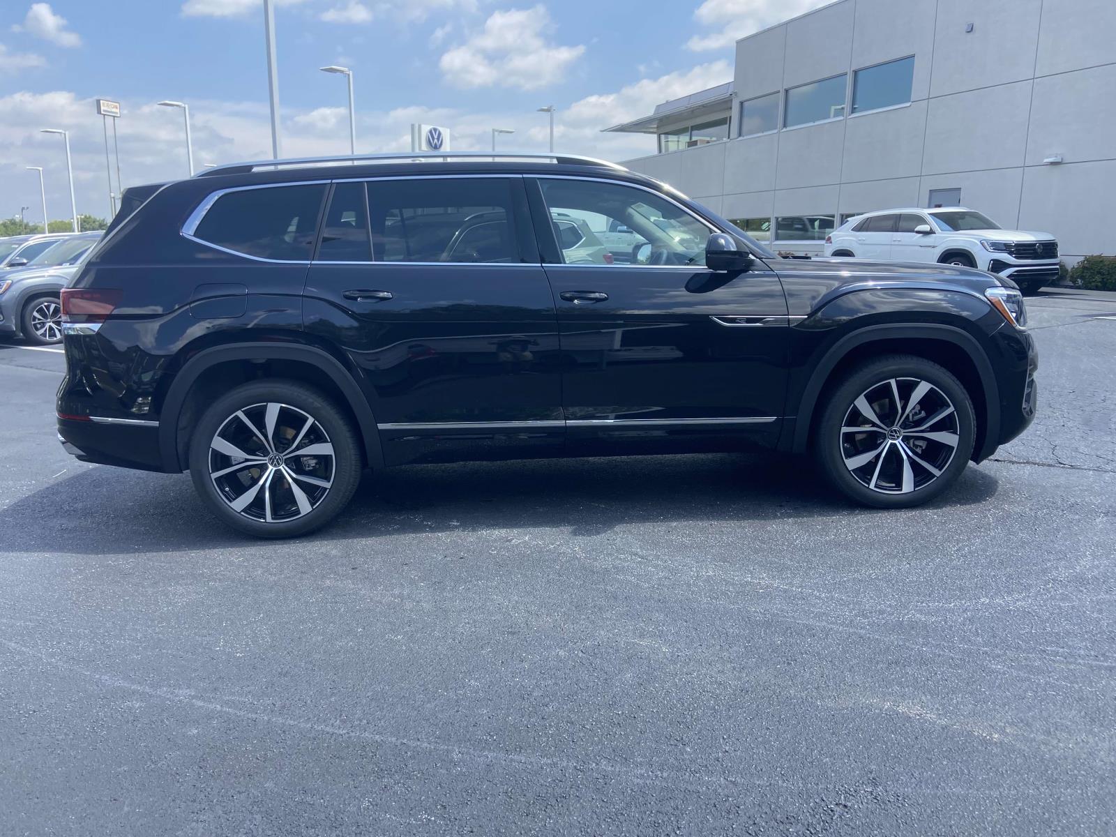 2026 Volkswagen Atlas SEL Premium R-Line - Photo 10