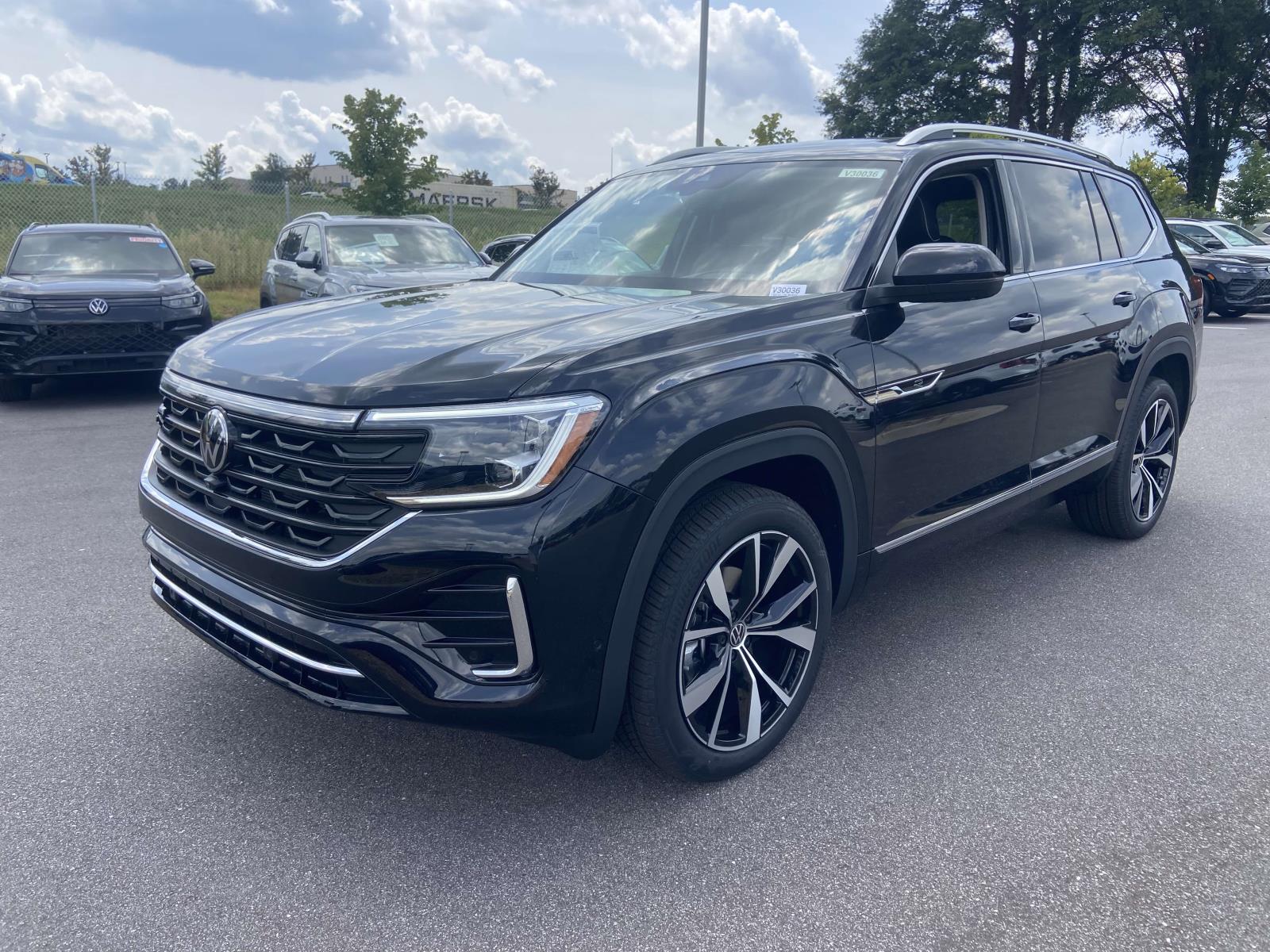 2026 Volkswagen Atlas SEL Premium R-Line photo 3