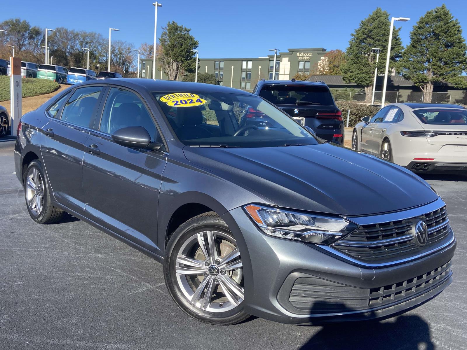 2024 Volkswagen Jetta SE's photo