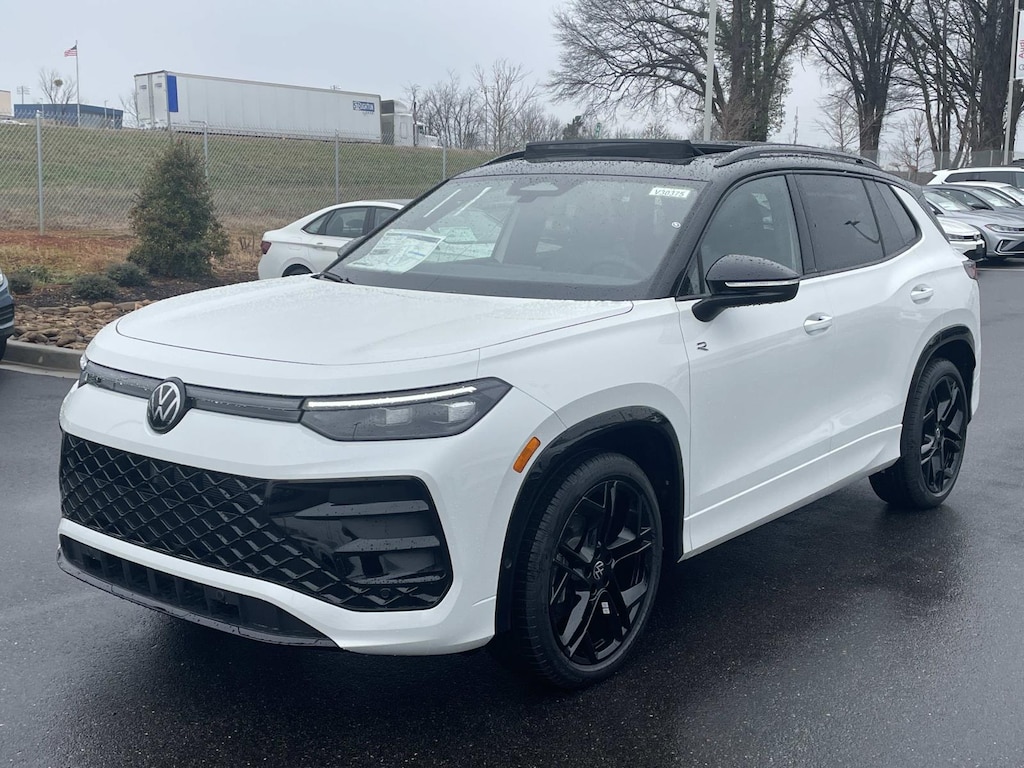 New 2026 Volkswagen Tiguan 2.0T SE R-Line Black FWD Sport Utility