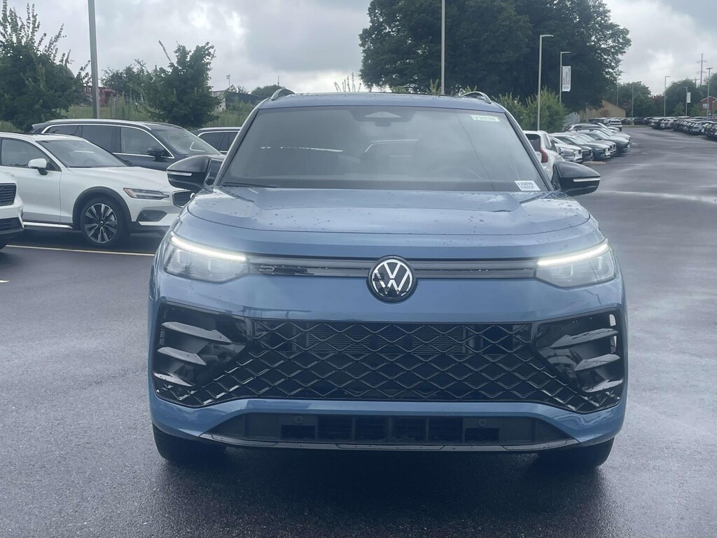 New 2026 Volkswagen Tiguan 2.0T SE R-Line Black Sport Utility