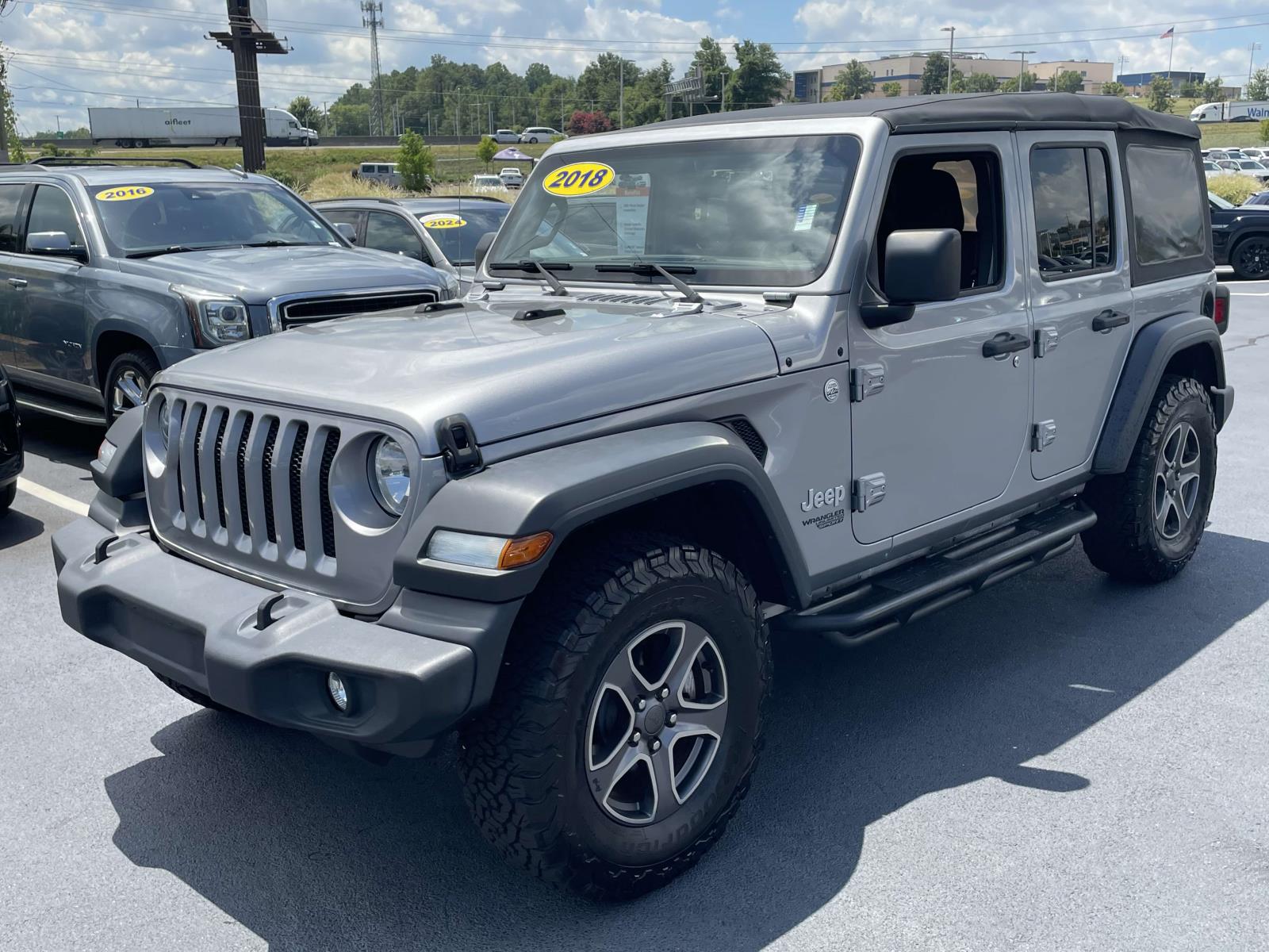 2018 Jeep Wrangler Unlimited Sport S photo 3