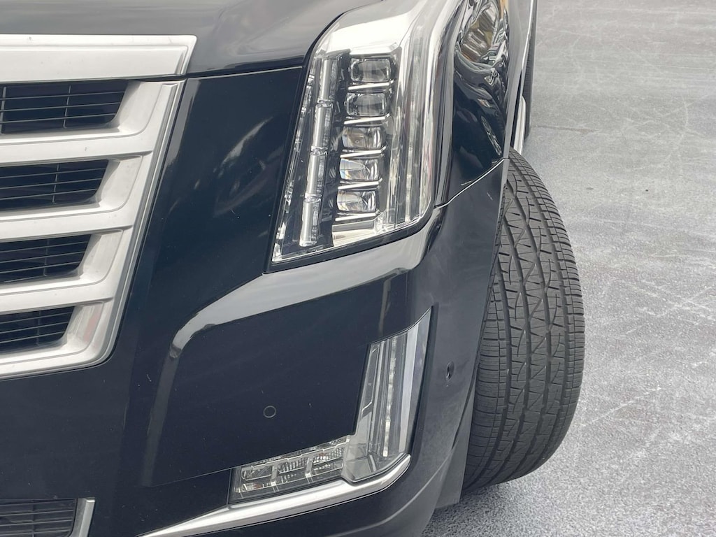 Used 2019 Cadillac Escalade ESV 4WD Luxury Sport Utility