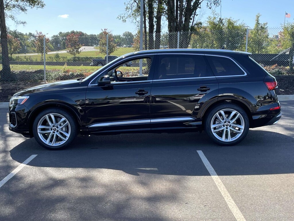 New 2025 Audi Q7 55 Premium Plus Sport Utility