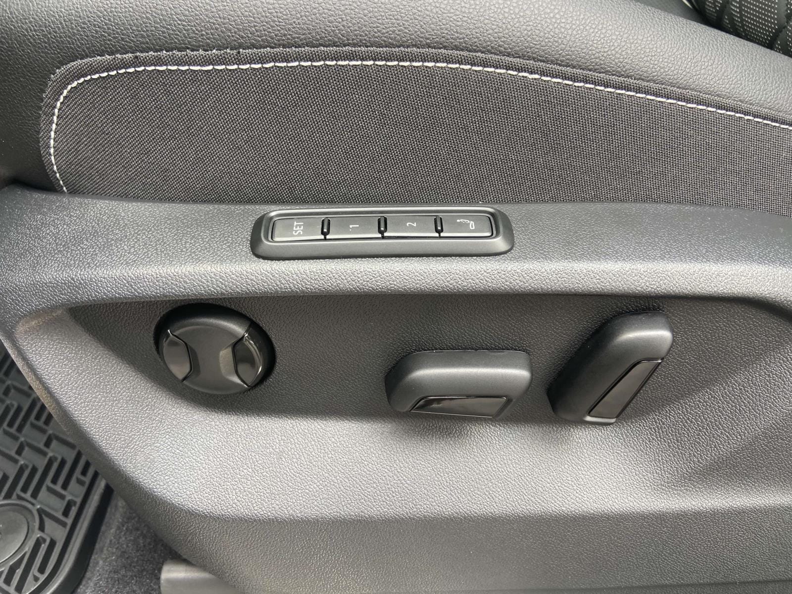 2026 Volkswagen Atlas SEL Premium R-Line - Photo 19