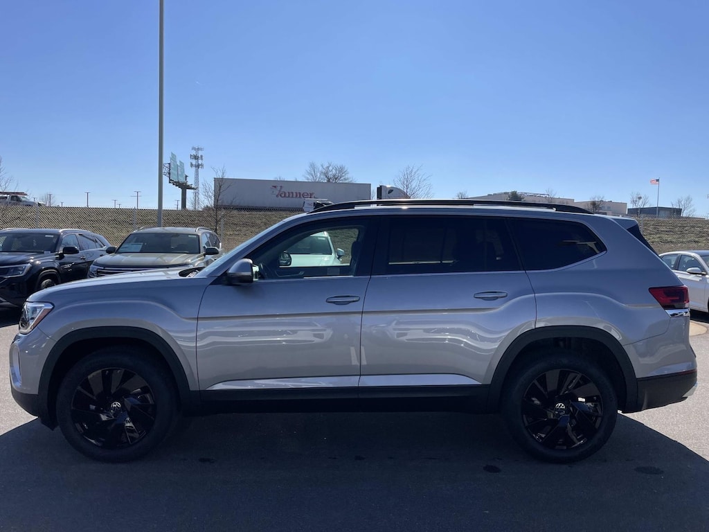 New 2026 Volkswagen Atlas 2.0T SE w/Technology FWD Sport Utility
