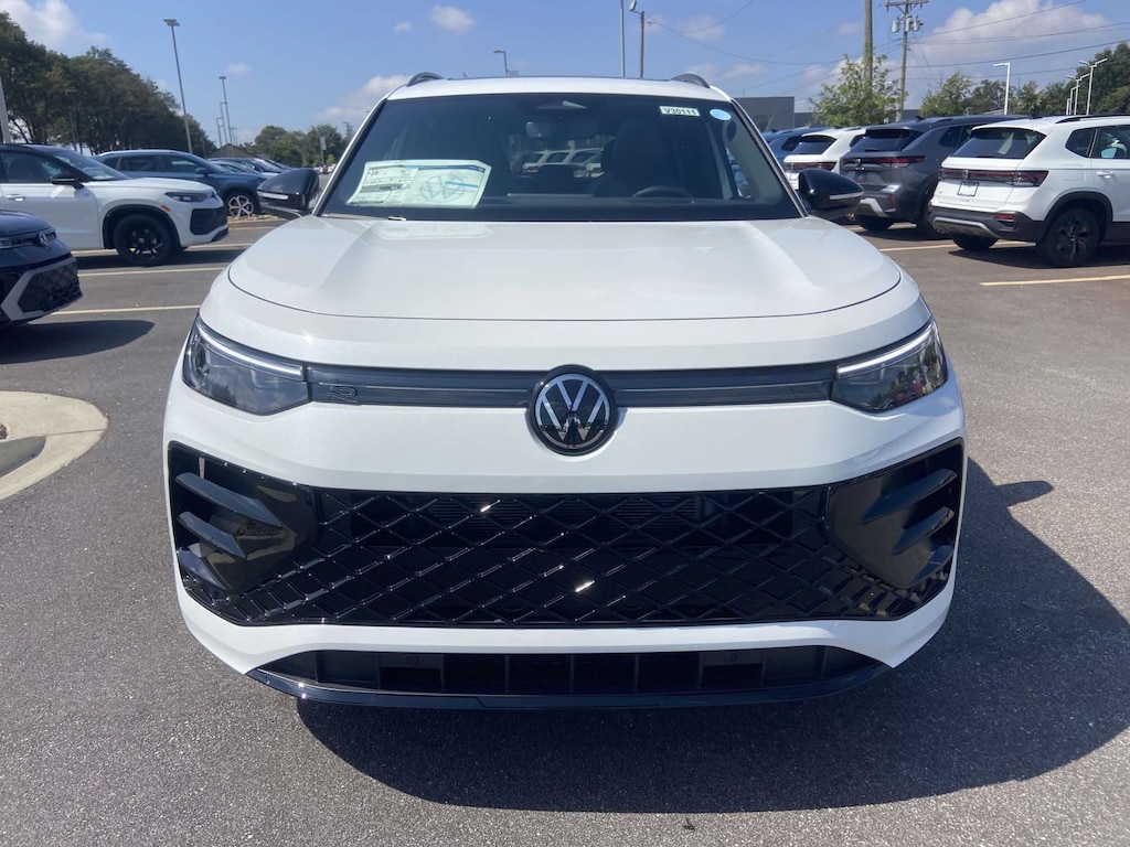 New 2025 Volkswagen Tiguan 2.0T SE R-Line Black Sport Utility