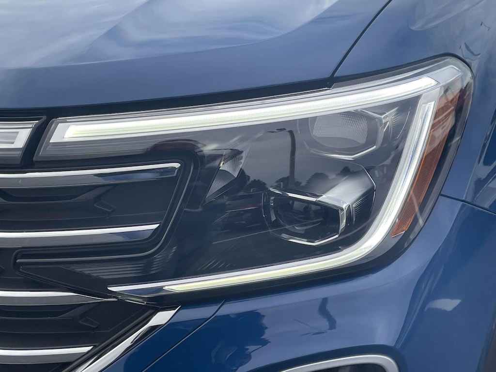 Used 2025 Volkswagen Atlas 2.0T SE w/Technology FWD Sport Utility