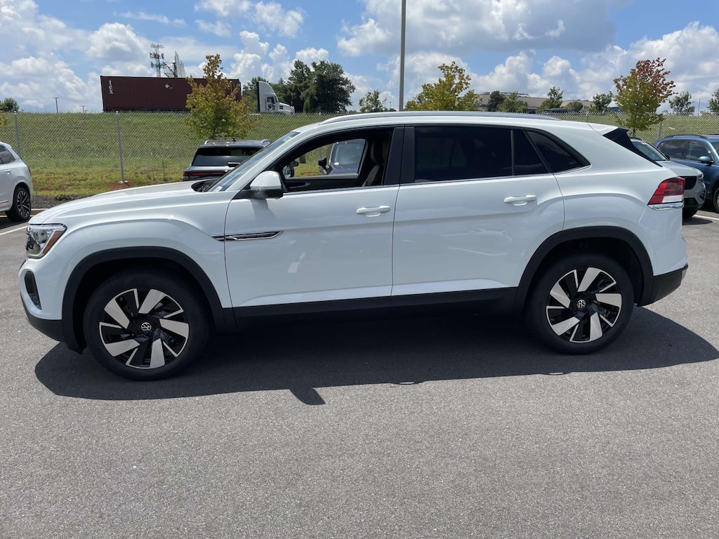 New 2025 Volkswagen Atlas Cross Sport 2.0T SE w/Technology Sport Utility