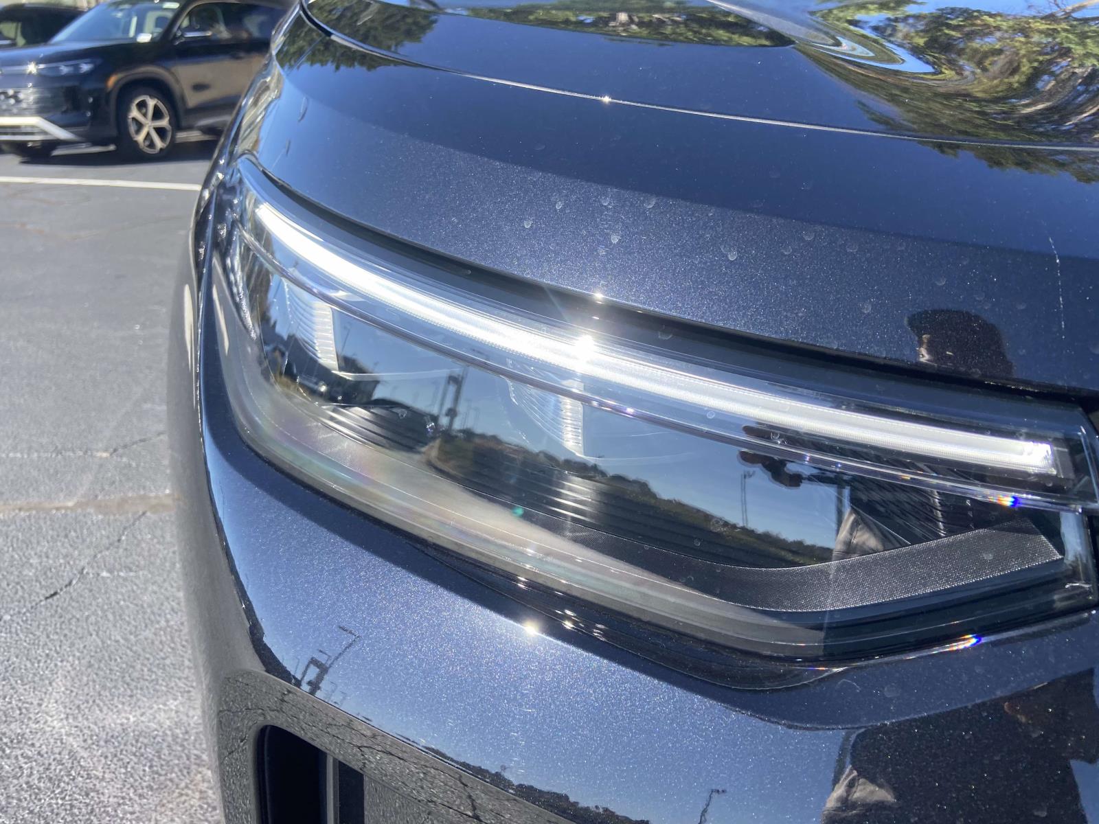 2026 Volkswagen Tiguan SE photo 4