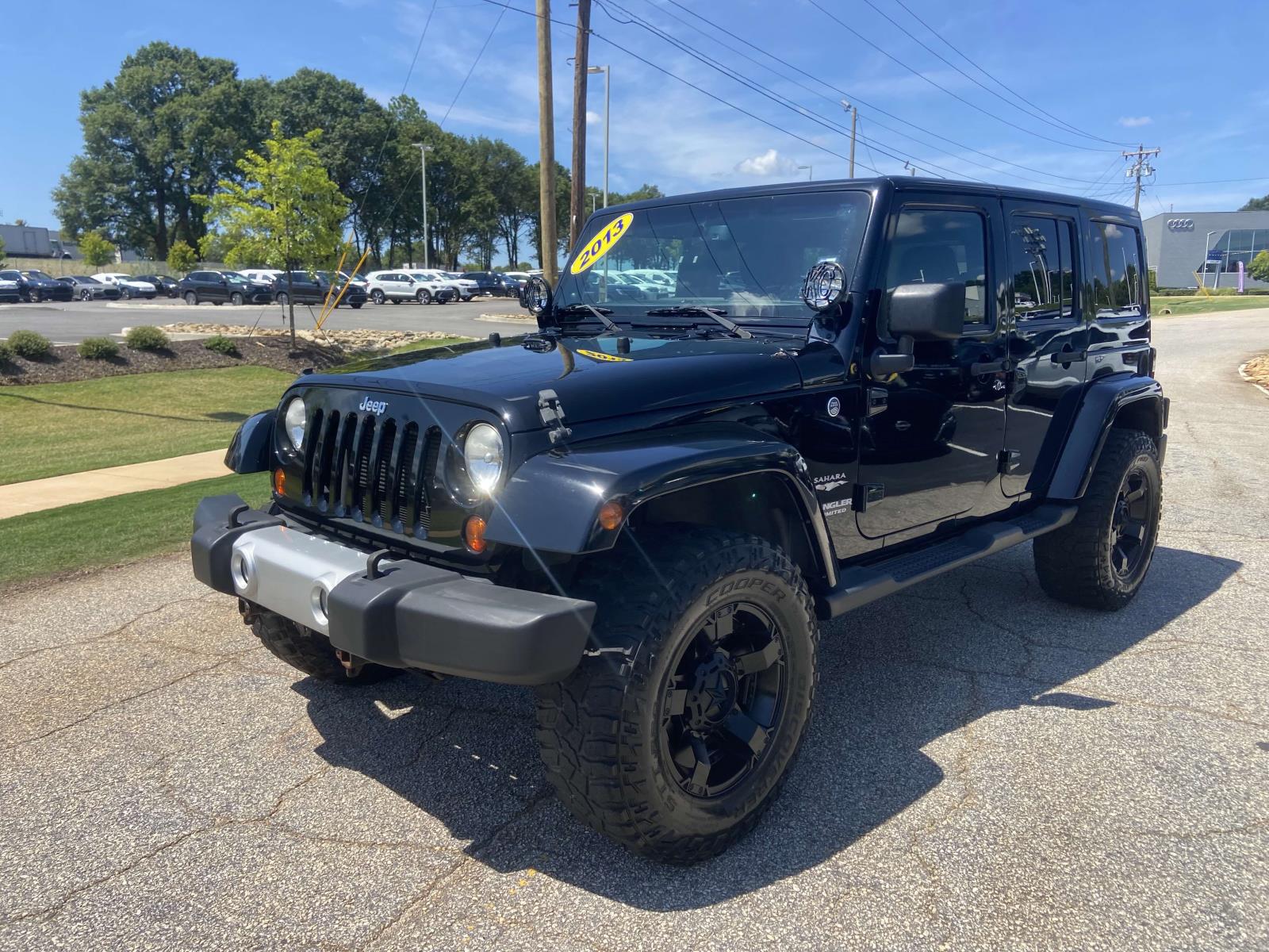 2013 Jeep Wrangler Unlimited Sahara photo 3