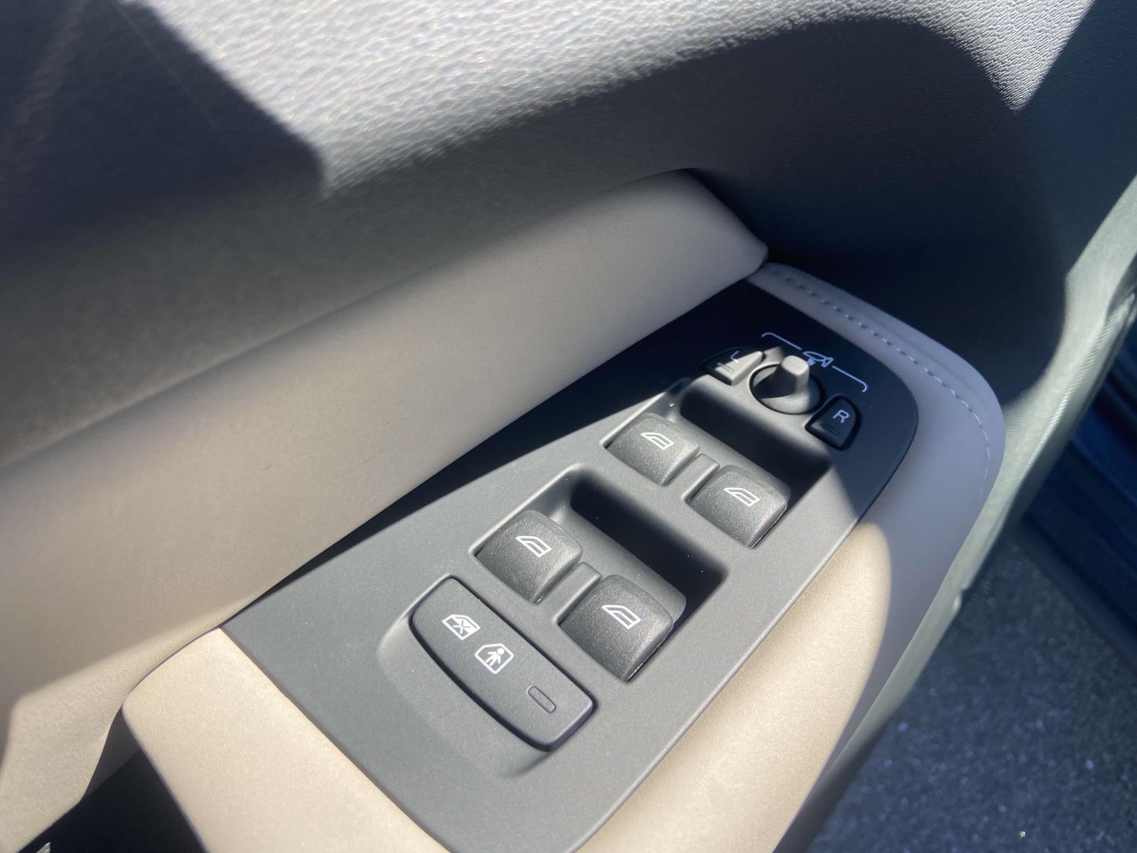 2026 Volvo XC60 Core - Photo 21